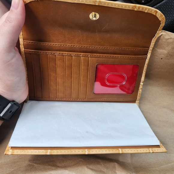 NWT dooney and burke wallet - Picture 2 of 3